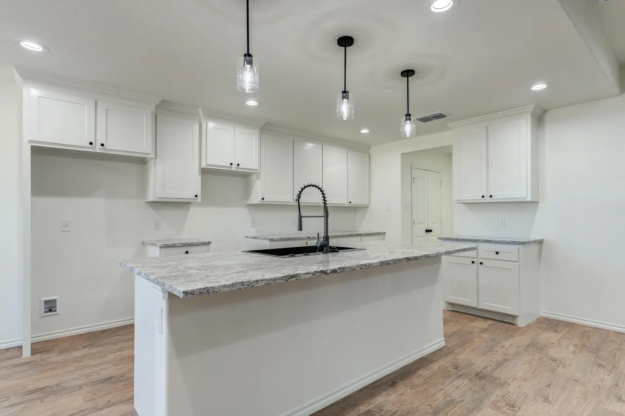 Photo 14 — 901 E Fordham Street, Lubbock, TX 79403