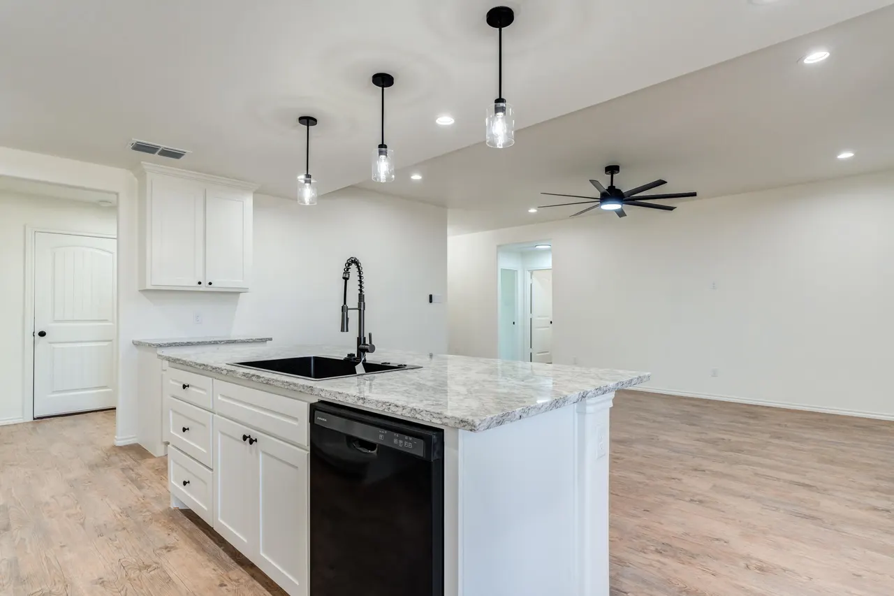 Photo 17 — 901 E Fordham Street, Lubbock, TX 79403