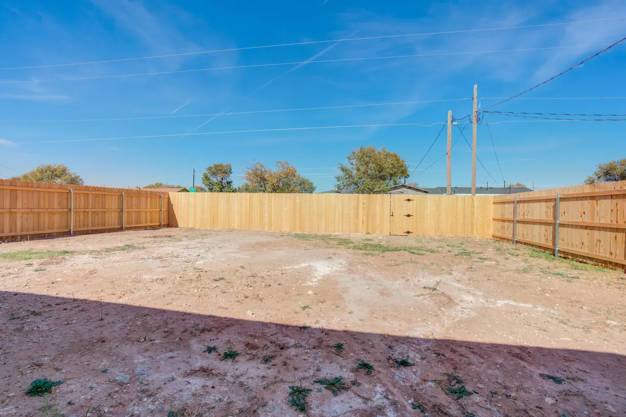 Photo 41 — 901 E Fordham Street, Lubbock, TX 79403