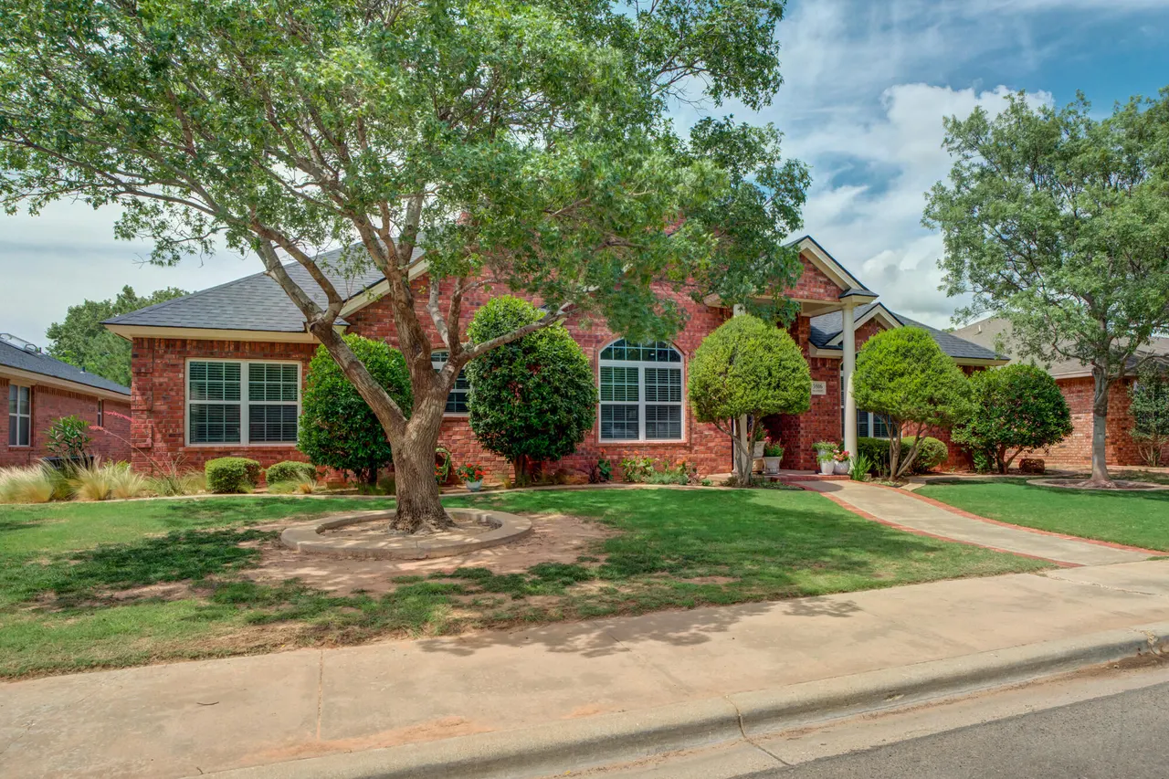 Photo 2 — 5916 87th Street, Lubbock, TX 79424