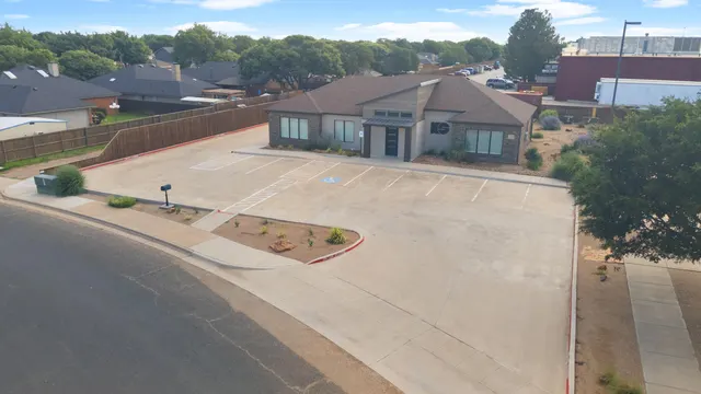 Photo 3 — 8009 Genoa Avenue, Lubbock, TX 79424