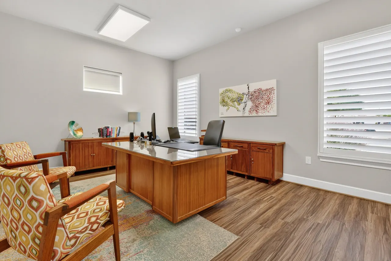 Photo 14 — 8009 Genoa Avenue, Lubbock, TX 79424