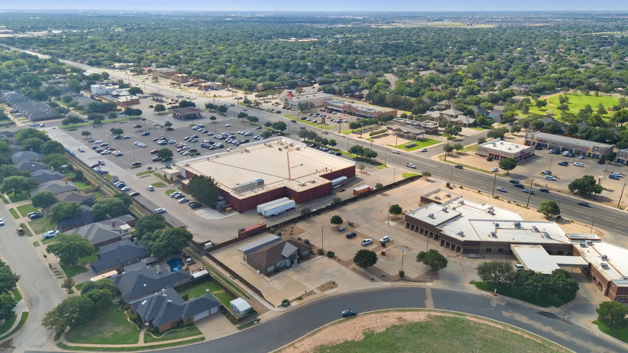 Photo 7 — 8009 Genoa Avenue, Lubbock, TX 79424