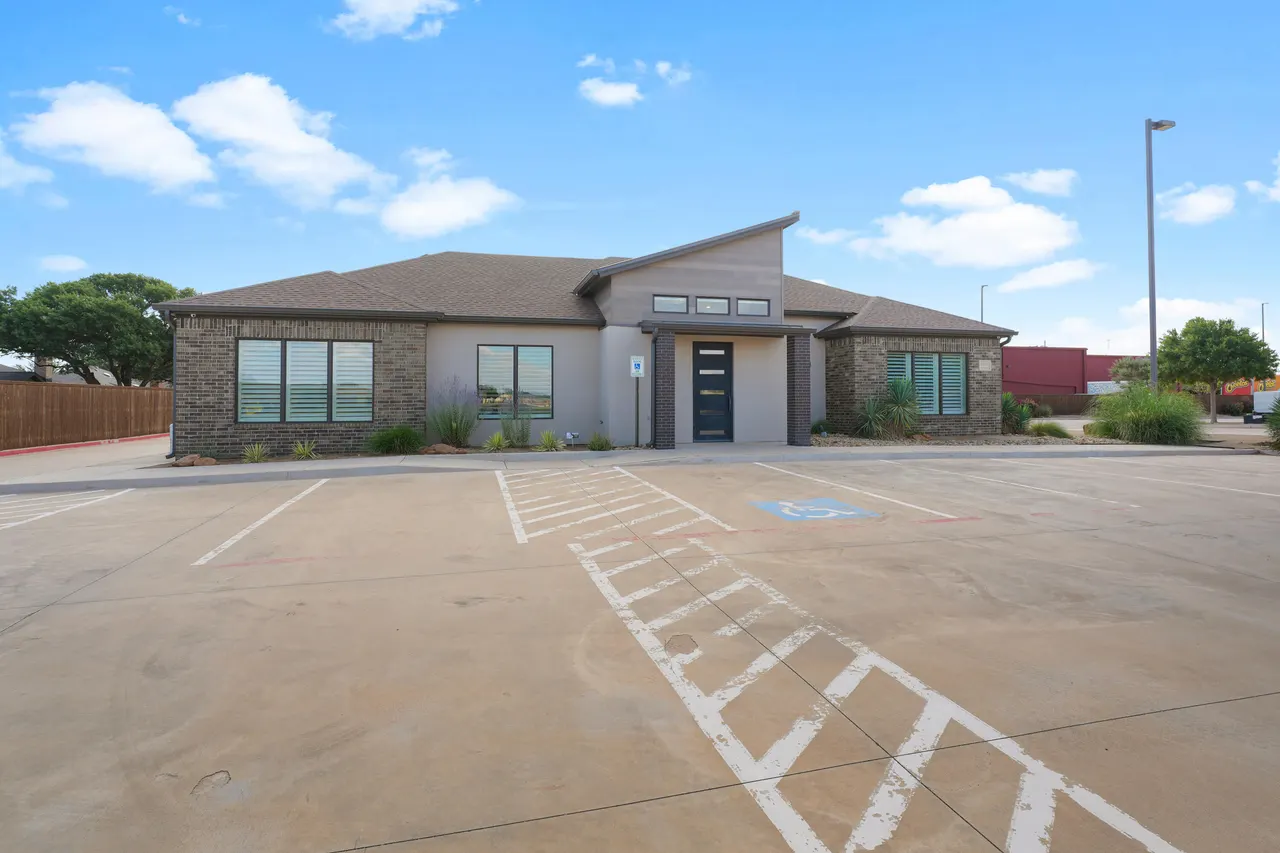 Photo 37 — 8009 Genoa Avenue, Lubbock, TX 79424