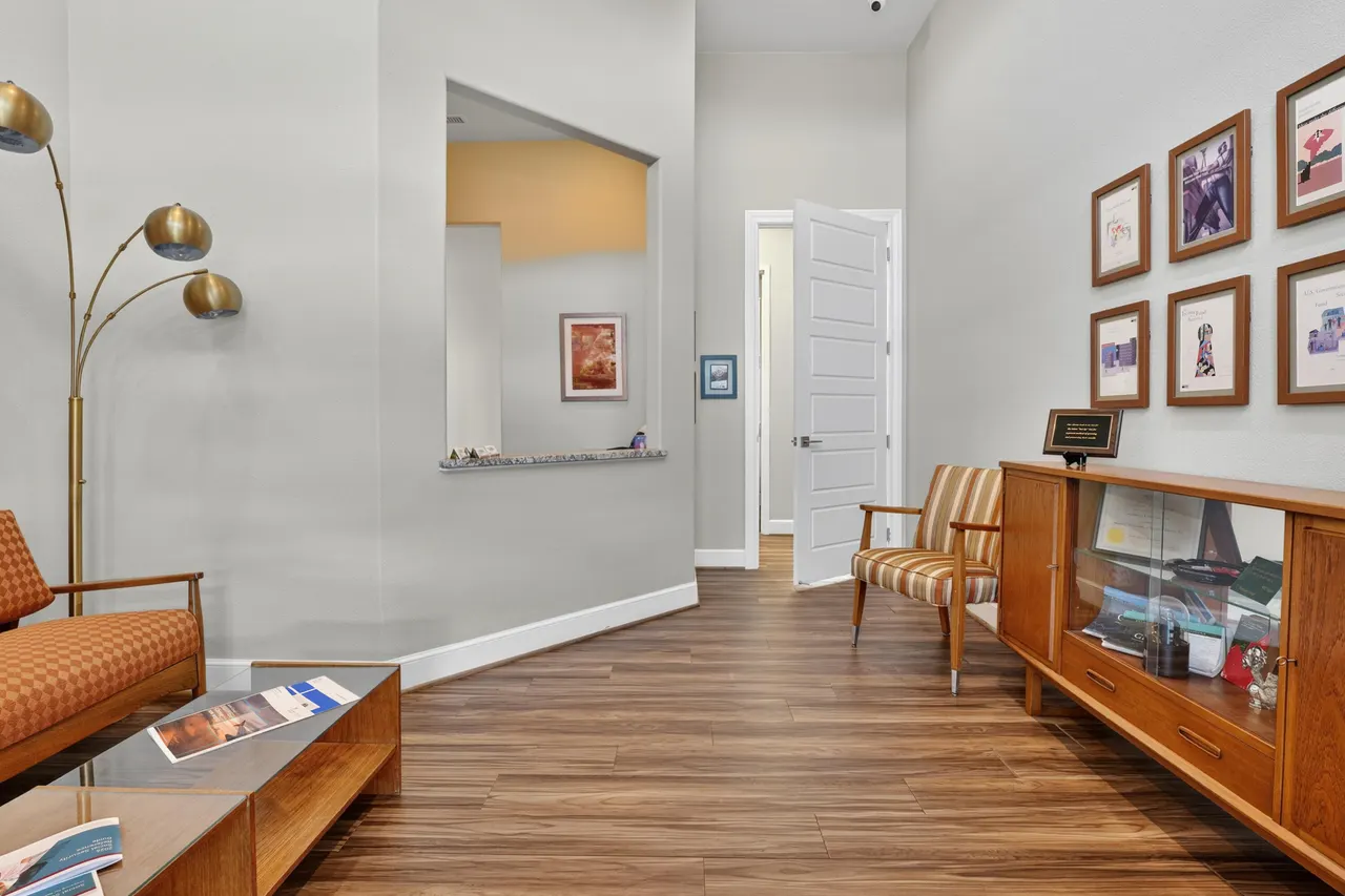 Photo 9 — 8009 Genoa Avenue, Lubbock, TX 79424