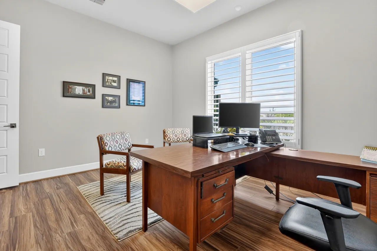Photo 31 — 8009 Genoa Avenue, Lubbock, TX 79424