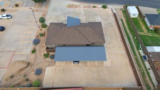Photo 5 — 8009 Genoa Avenue, Lubbock, TX 79424
