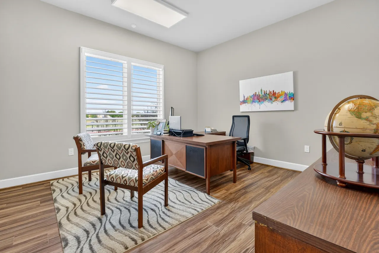 Photo 20 — 8009 Genoa Avenue, Lubbock, TX 79424