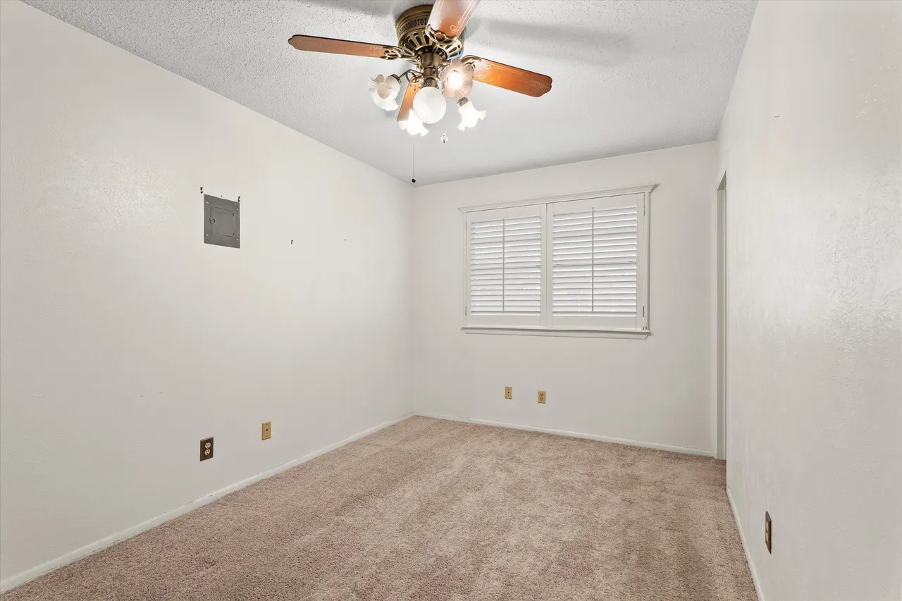 Photo 8 — 613 N B Street, Brownfield, TX 79316
