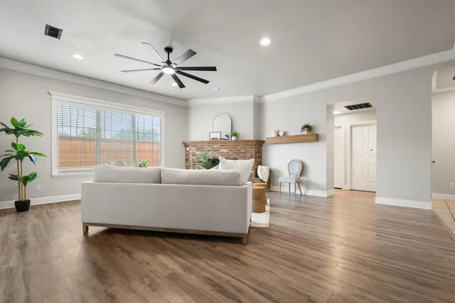 Photo 6 — 8202 Clinton Avenue, Lubbock, TX 79424