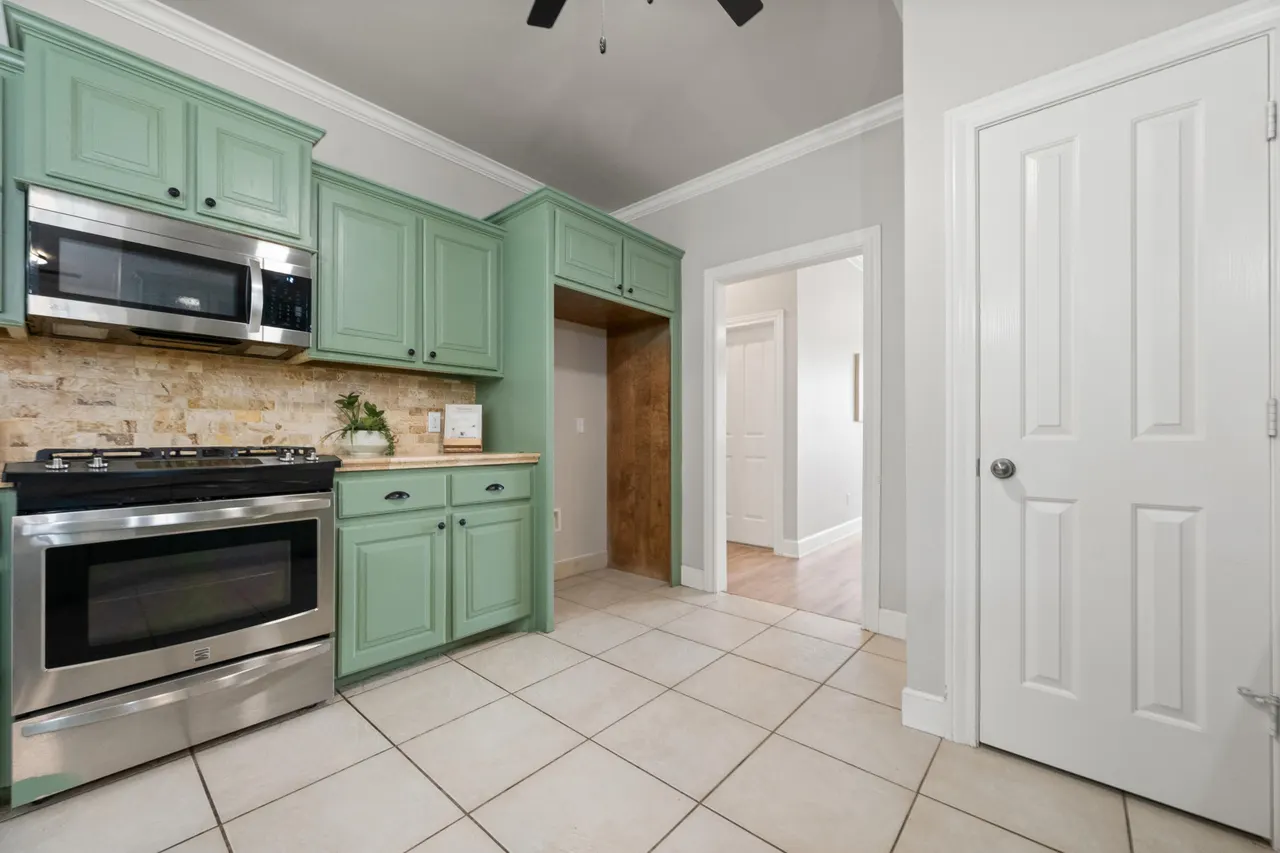 Photo 17 — 8202 Clinton Avenue, Lubbock, TX 79424
