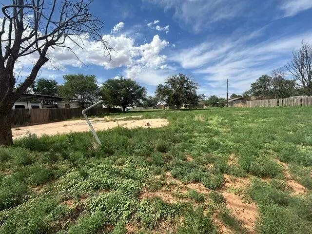 Front exterior — 111-113 E 8th Street, Sundown, TX 79372