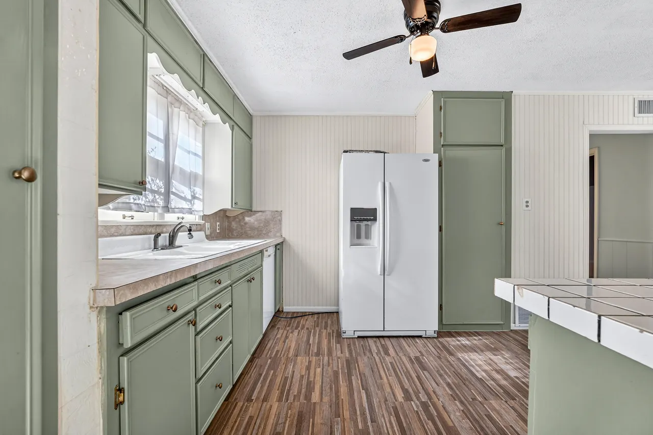 Photo 12 — 202 11th Street, Levelland, TX 79336