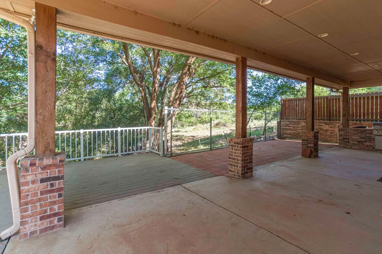 Photo 5 — 33 W Lakeshore Drive, Ransom Canyon, TX 79366