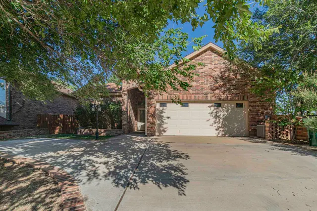 Front exterior — 33 W Lakeshore Drive, Ransom Canyon, TX 79366