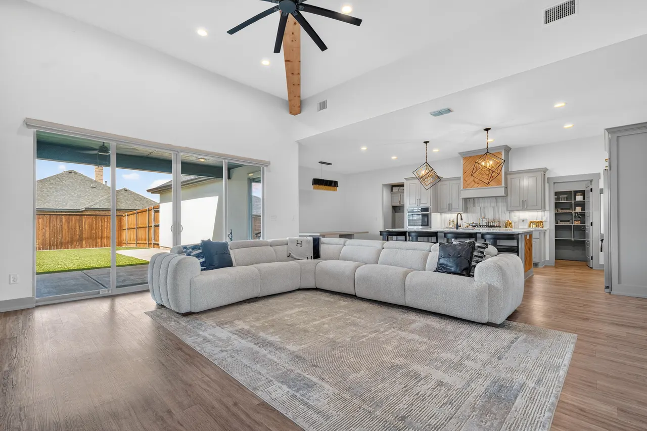 Photo 5 — 3708 118th Street, Lubbock, TX 79423