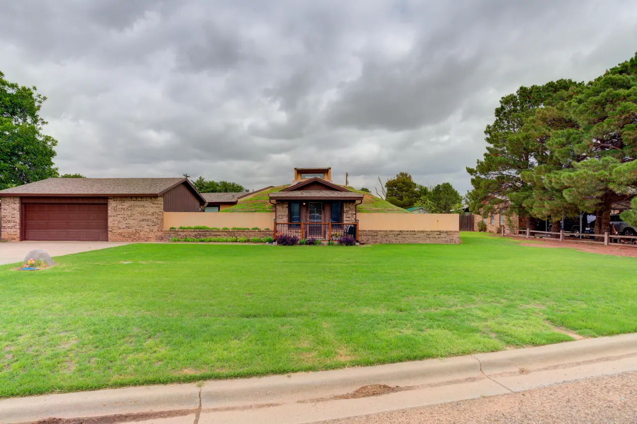 Photo 3 — 707 W 8th Street, Idalou, TX 79329