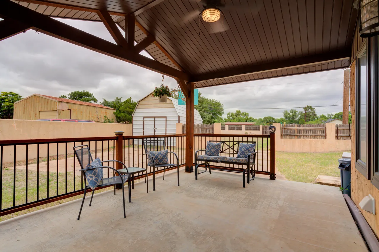 Photo 12 — 707 W 8th Street, Idalou, TX 79329