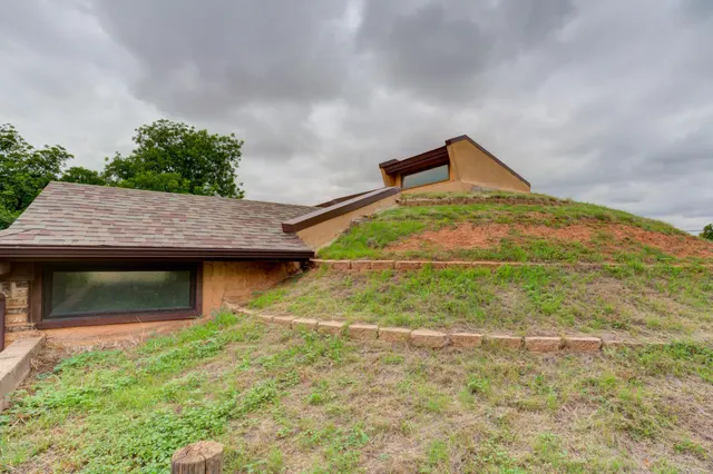 Photo 5 — 707 W 8th Street, Idalou, TX 79329