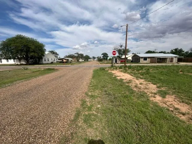 Photo 3 — 202-208 E Stanolind Street, Sundown, TX 79372