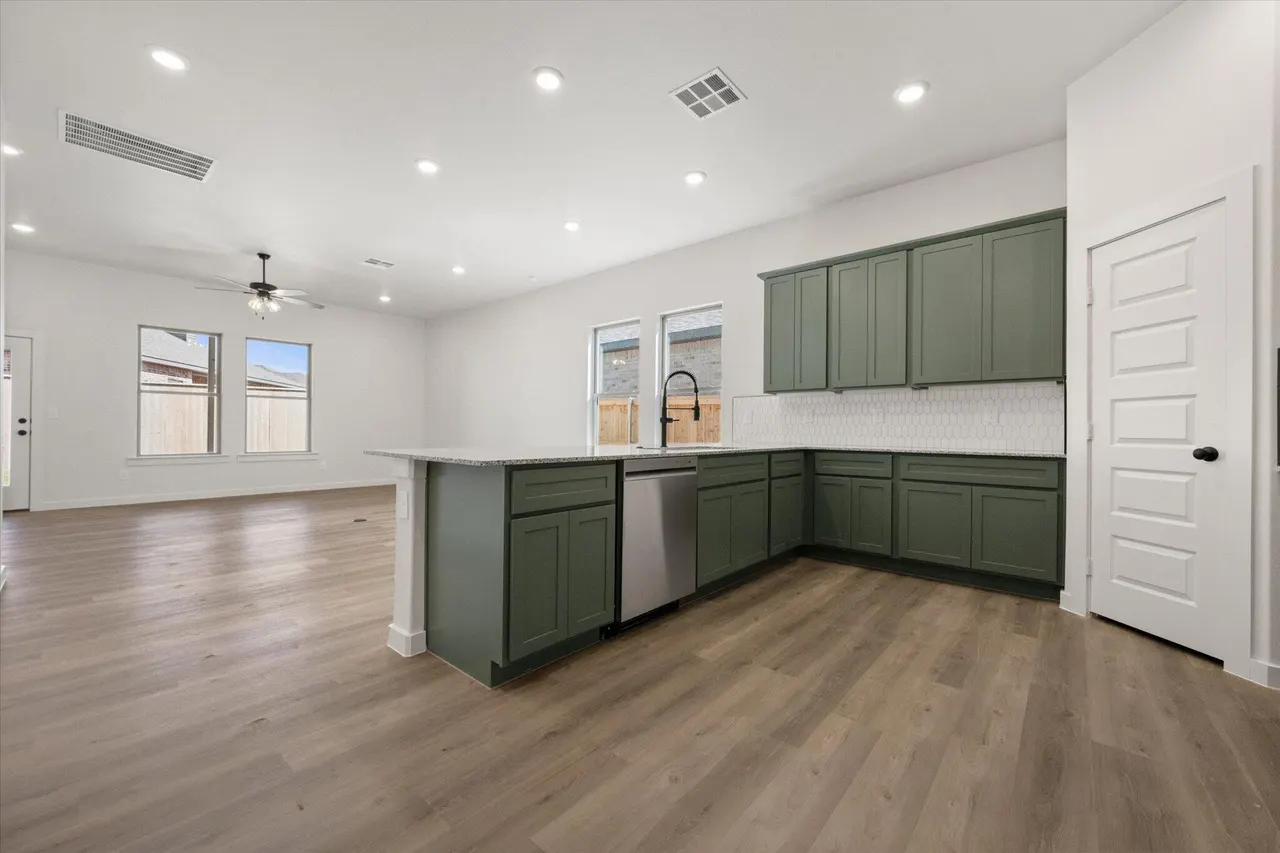 Photo 13 — 7003 53rd Street, Lubbock, TX 79407