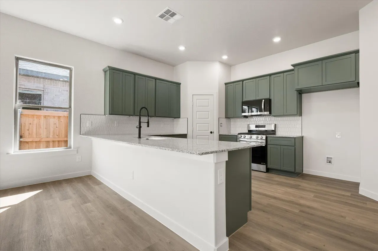 Photo 11 — 7003 53rd Street, Lubbock, TX 79407