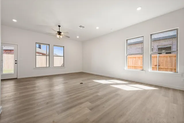 Photo 5 — 7003 53rd Street, Lubbock, TX 79407