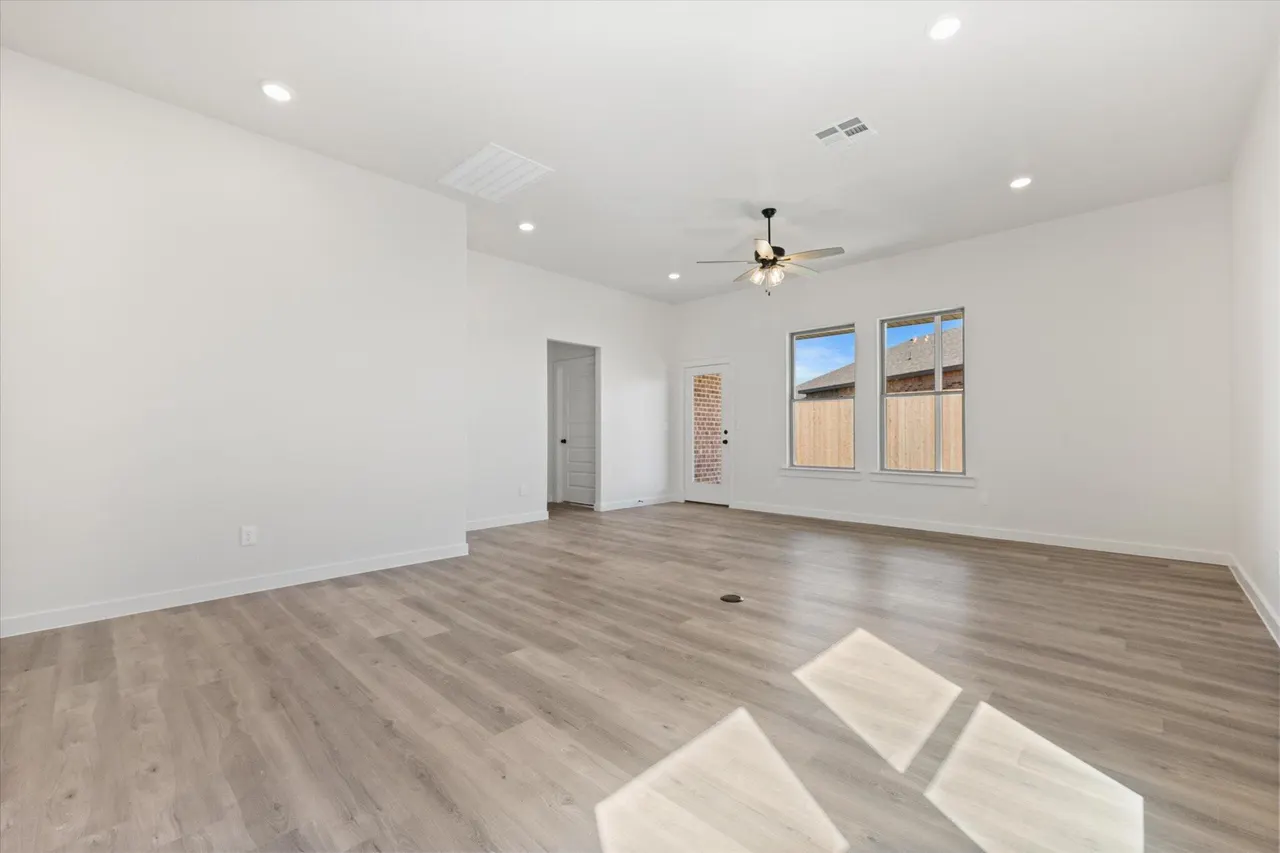 Photo 6 — 7003 53rd Street, Lubbock, TX 79407