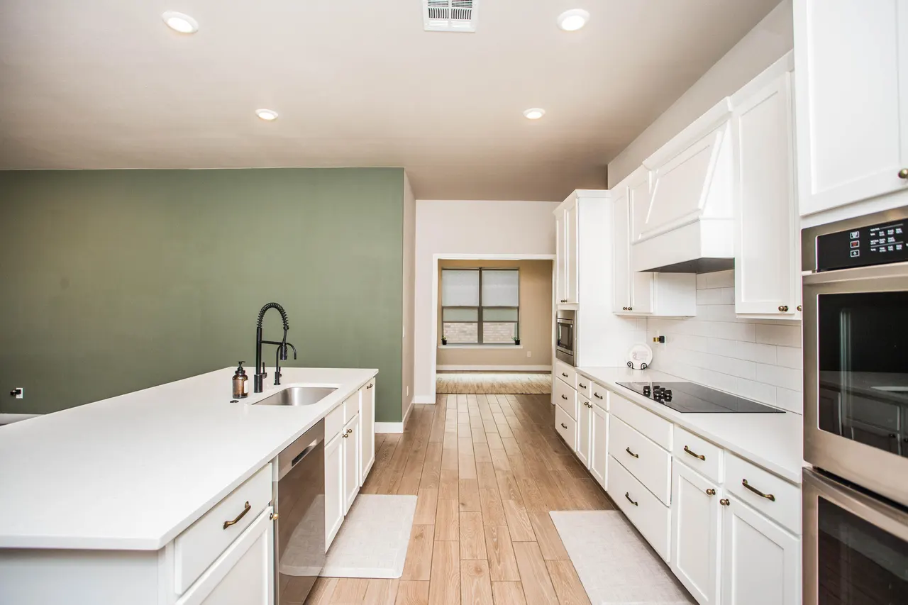 Photo 12 — 9801 Virginia Avenue, Lubbock, TX 79424