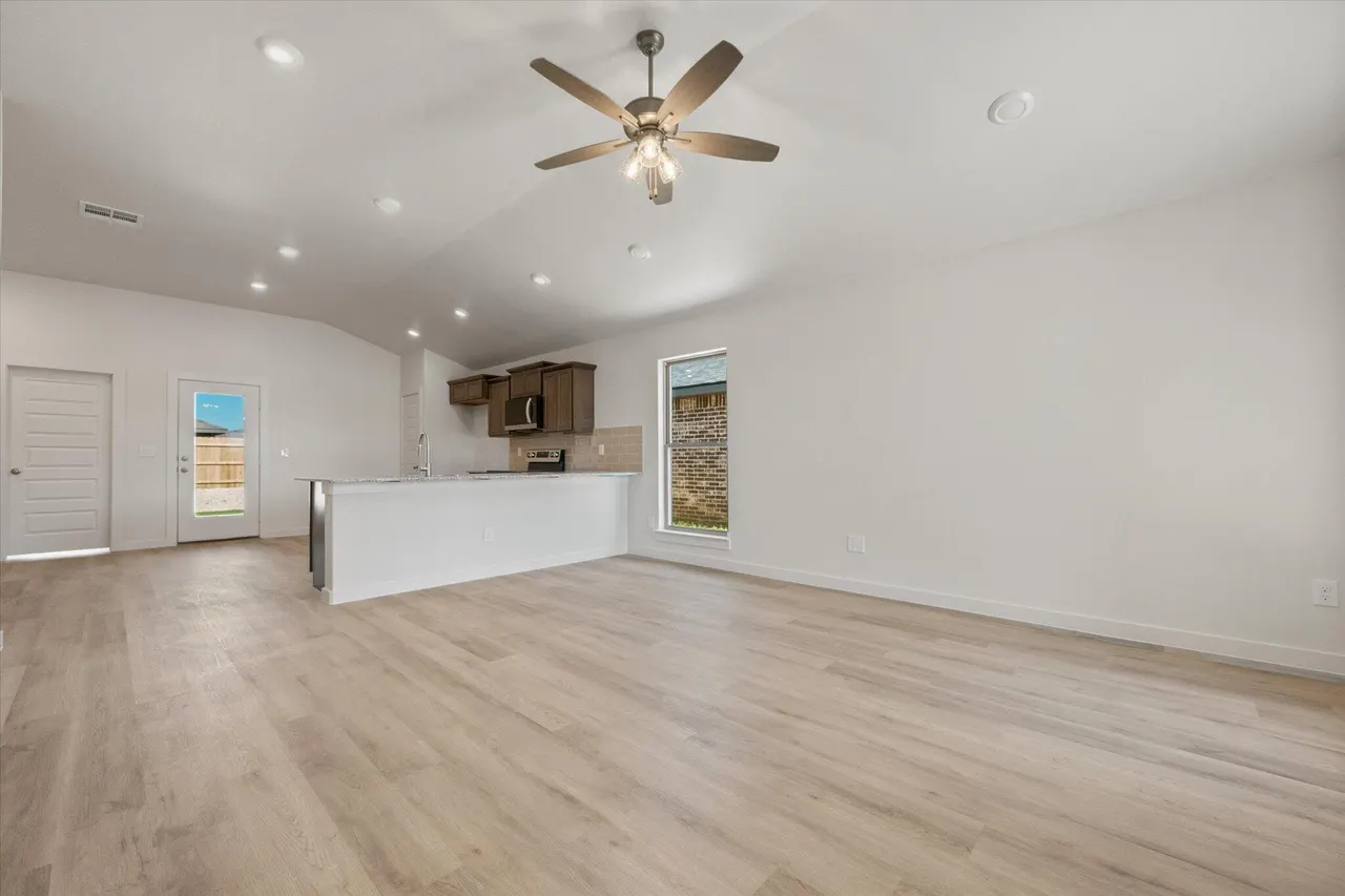 Photo 5 — 2005 Durham Avenue, Wolfforth, TX 79382