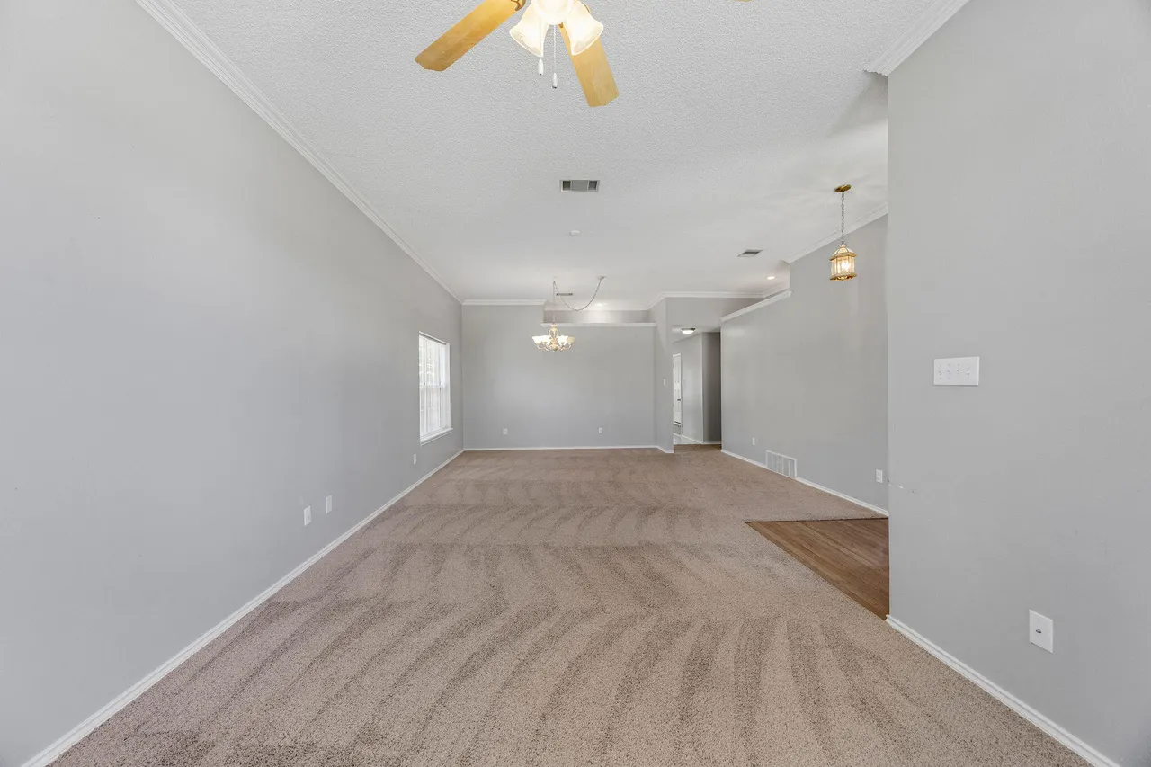 Photo 7 — 5811 90th Street, Lubbock, TX 79424