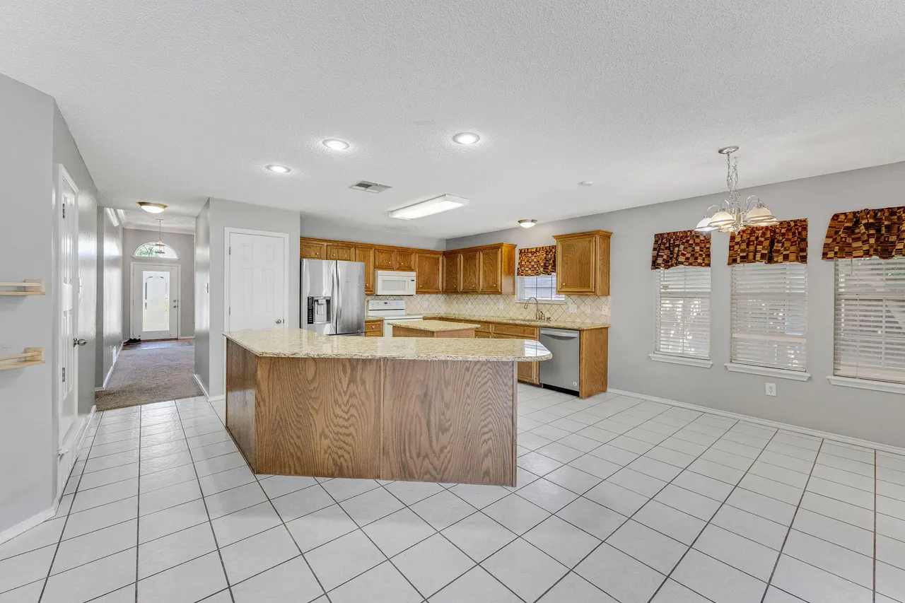 Photo 11 — 5811 90th Street, Lubbock, TX 79424