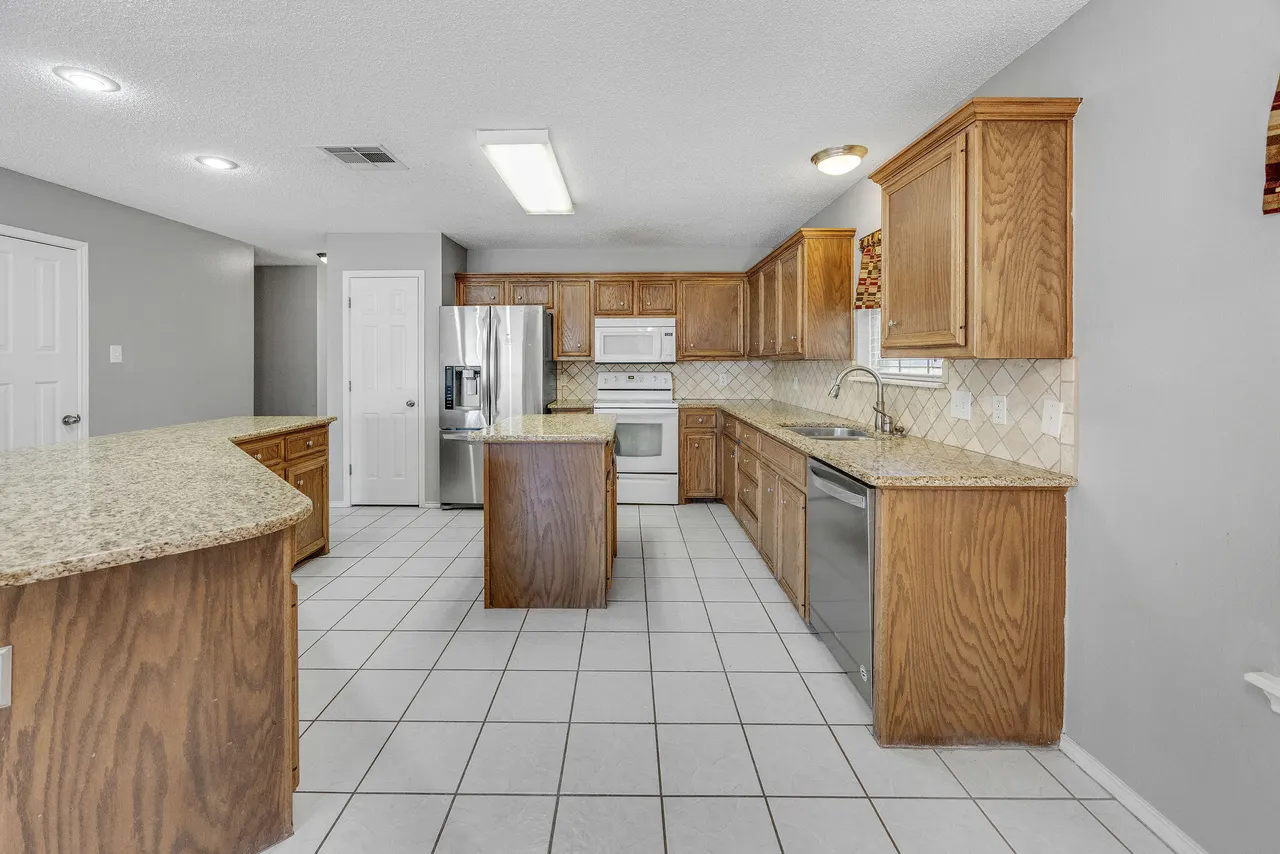Photo 16 — 5811 90th Street, Lubbock, TX 79424