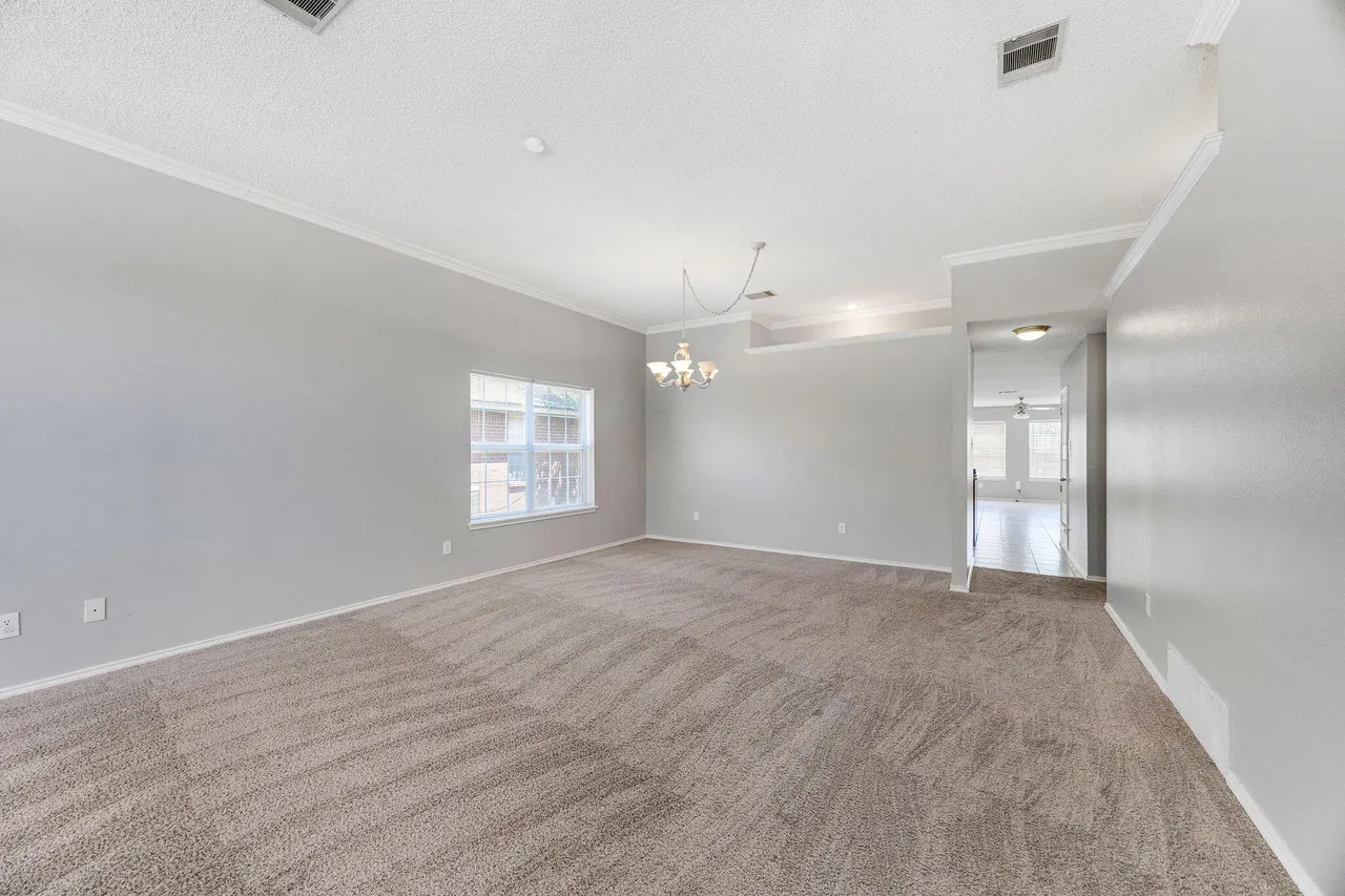 Photo 9 — 5811 90th Street, Lubbock, TX 79424
