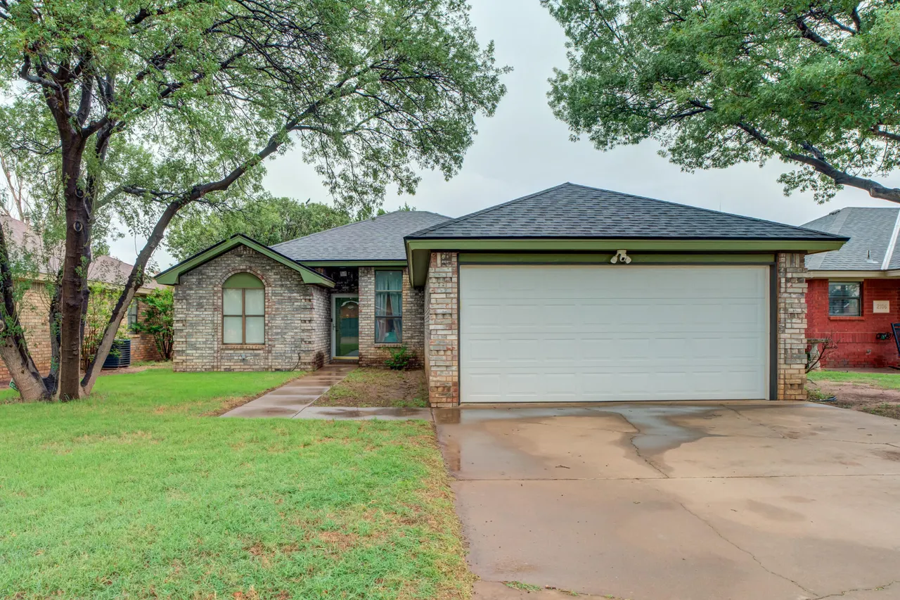 Photo 2 — 2108 93rd Place, Lubbock, TX 79423