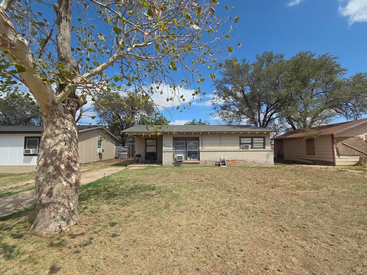 Front exterior — 402 39th Street, Lubbock, TX 79404