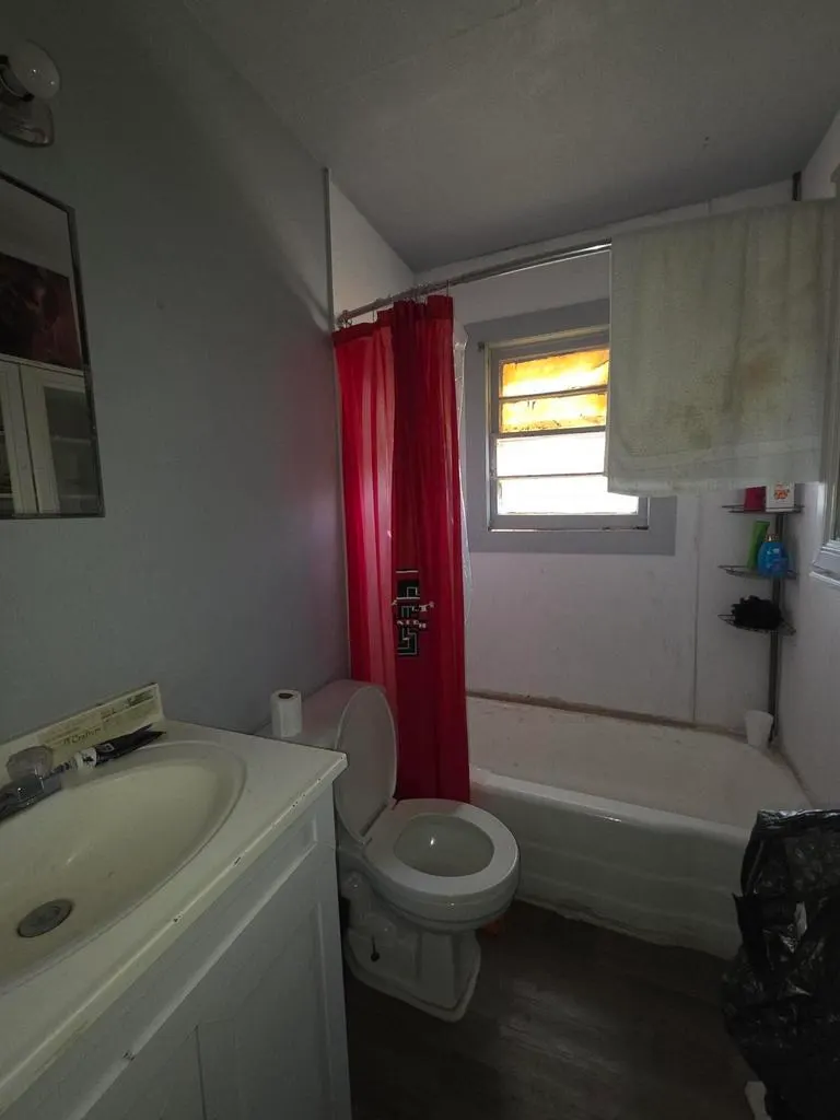 Photo 11 — 402 39th Street, Lubbock, TX 79404