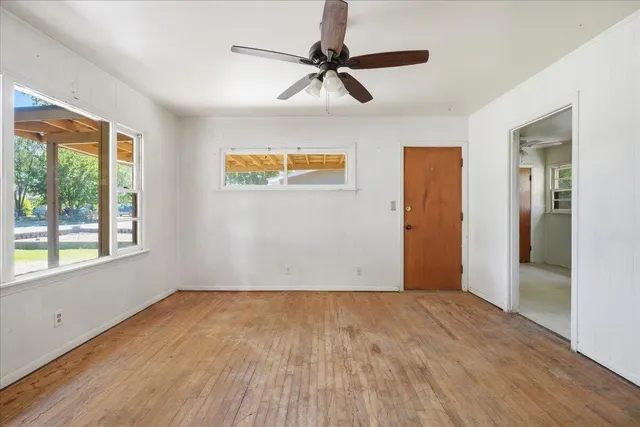 Photo 4 — 2110 47th Street, Lubbock, TX 79412