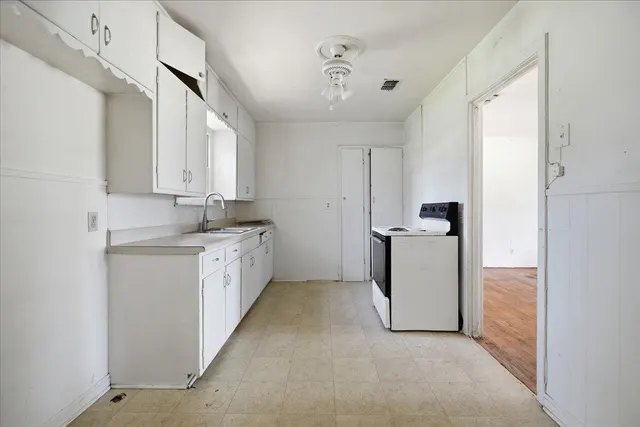 Photo 6 — 2110 47th Street, Lubbock, TX 79412