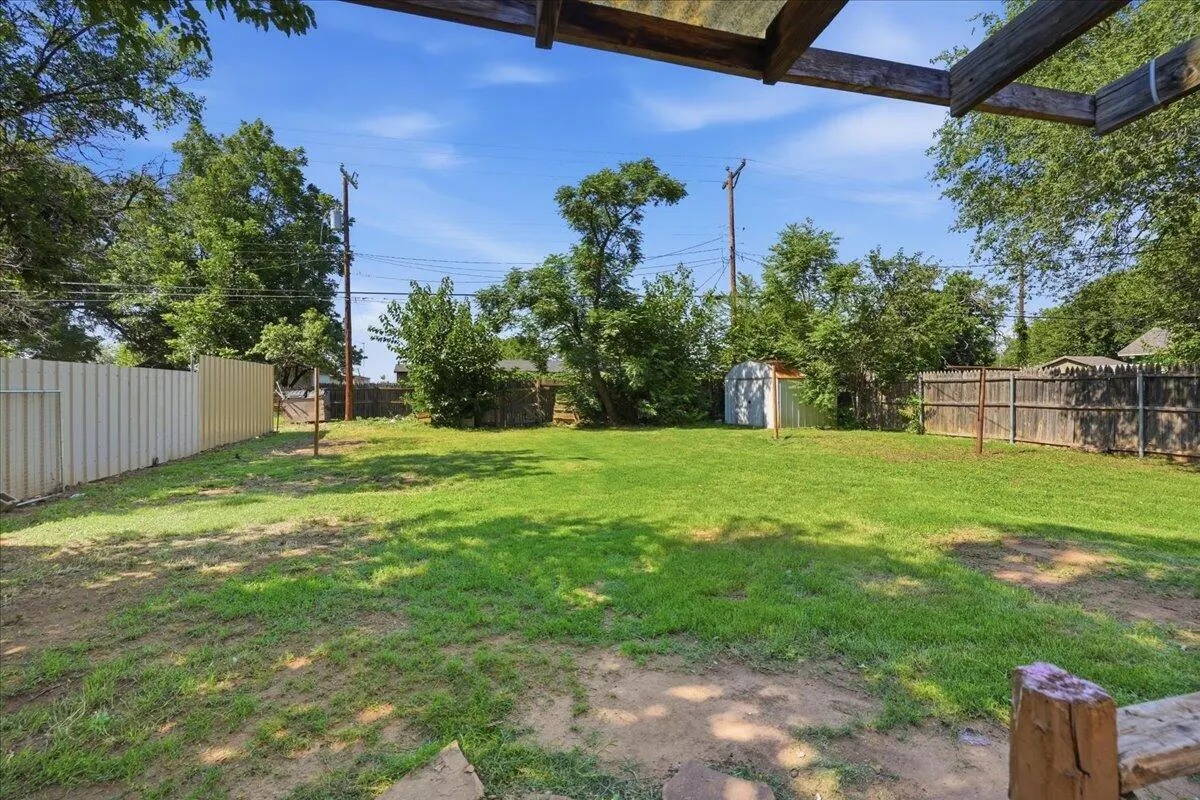 Photo 13 — 2110 47th Street, Lubbock, TX 79412