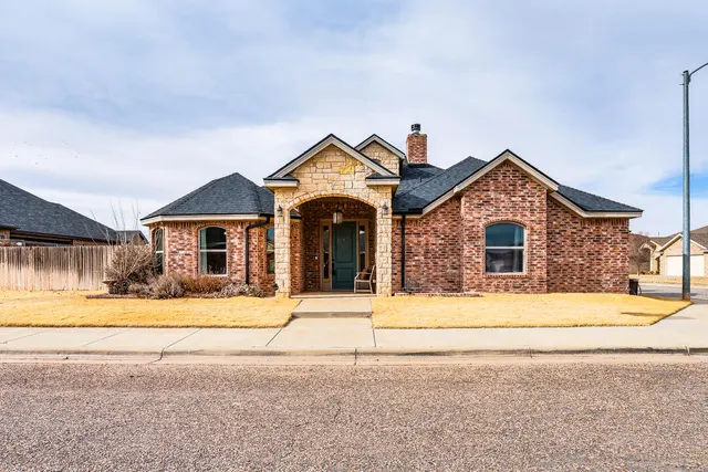 Front exterior — 1406 N 14th Street, Wolfforth, TX 79382