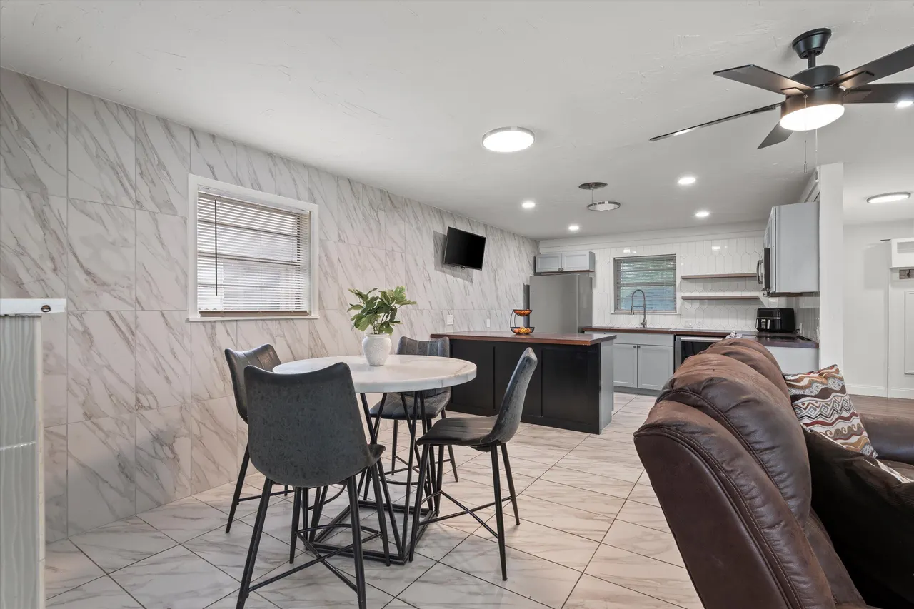 Photo 4 — 405 W 5th Street, Hale Center, TX 79041