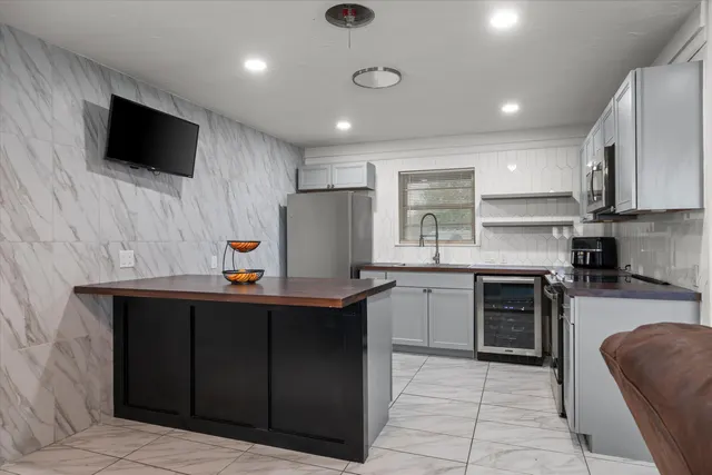 Photo 5 — 405 W 5th Street, Hale Center, TX 79041