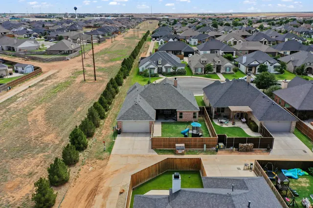 Photo 4 — 501 Buckingham Avenue, Wolfforth, TX 79382