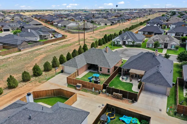 Photo 5 — 501 Buckingham Avenue, Wolfforth, TX 79382