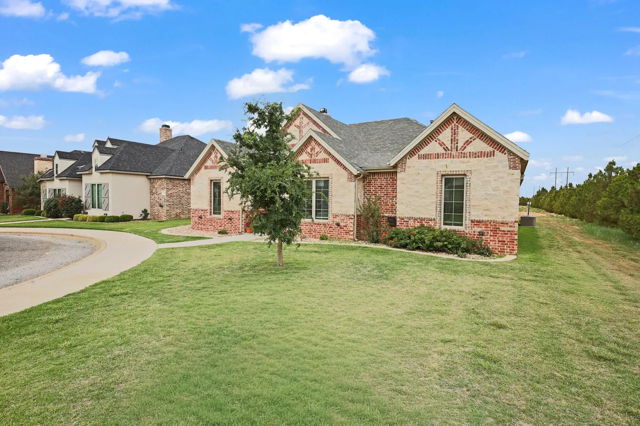 Photo 8 — 501 Buckingham Avenue, Wolfforth, TX 79382