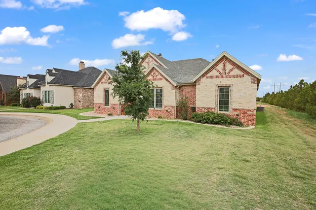 Photo 8 — 501 Buckingham Avenue, Wolfforth, TX 79382
