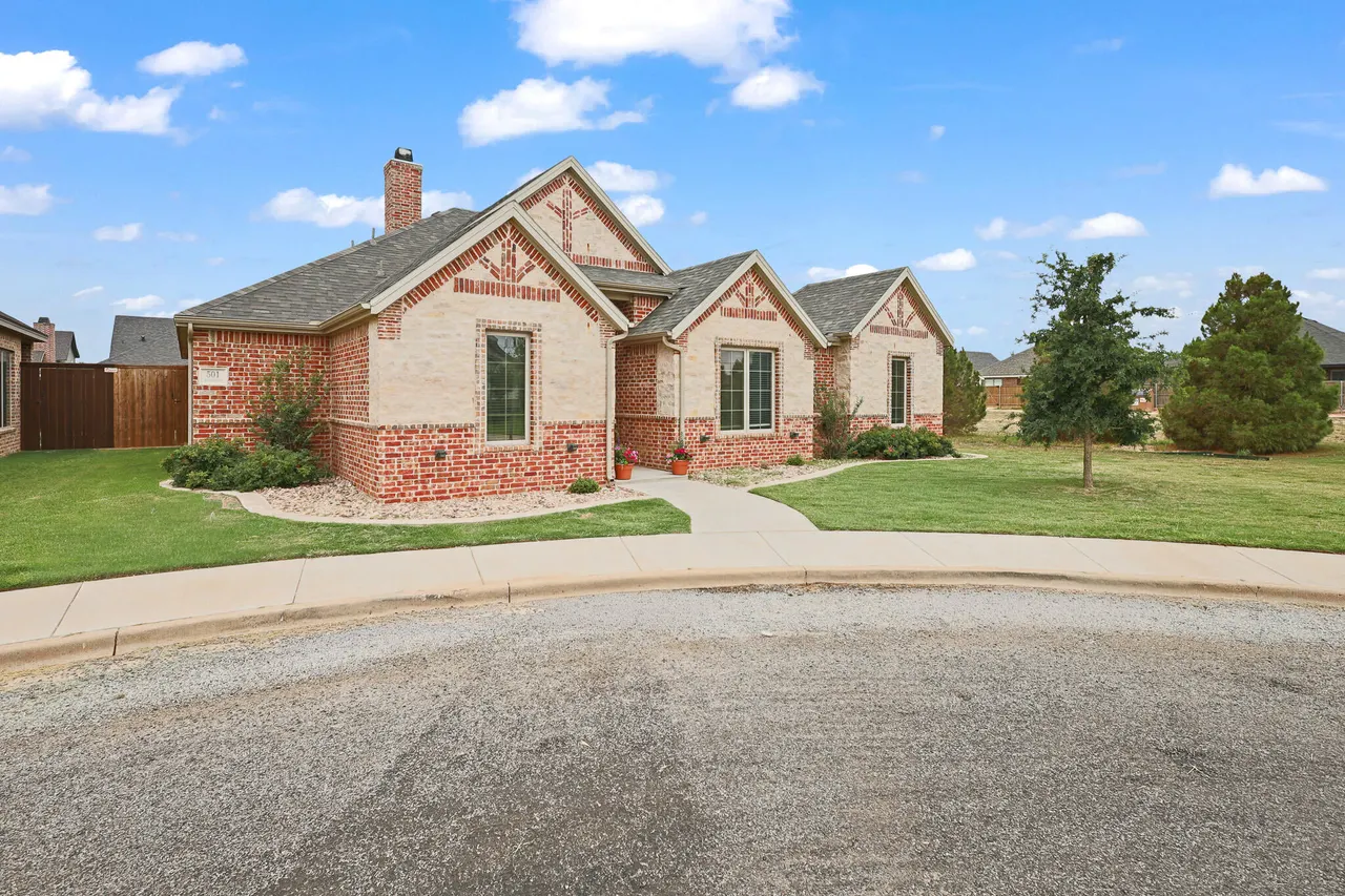 Photo 9 — 501 Buckingham Avenue, Wolfforth, TX 79382