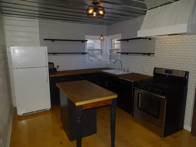 Photo 3 — 3702 26th Street, Lubbock, TX 79410