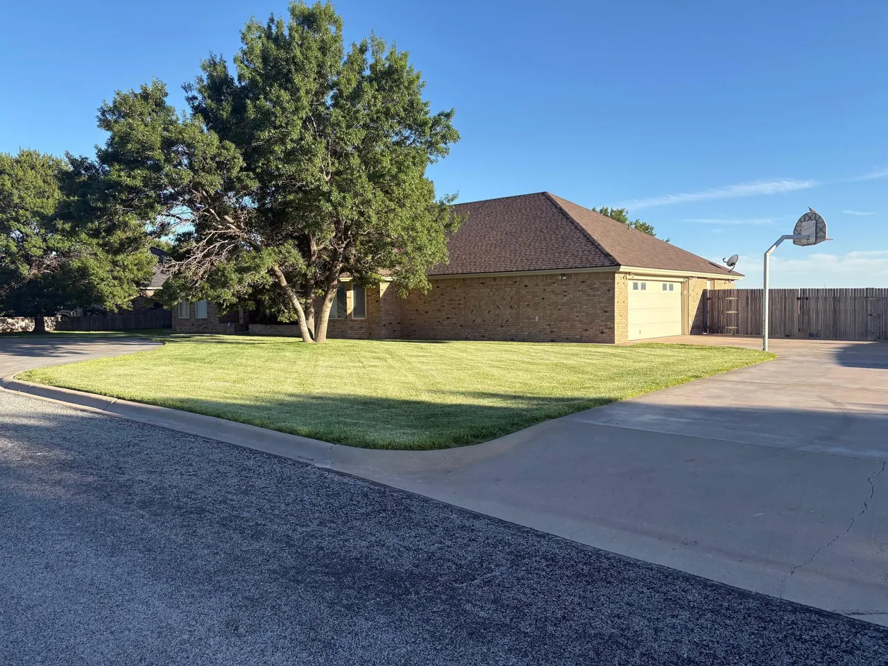 Photo 2 — 1419 W Avenue J, Muleshoe, TX 79347